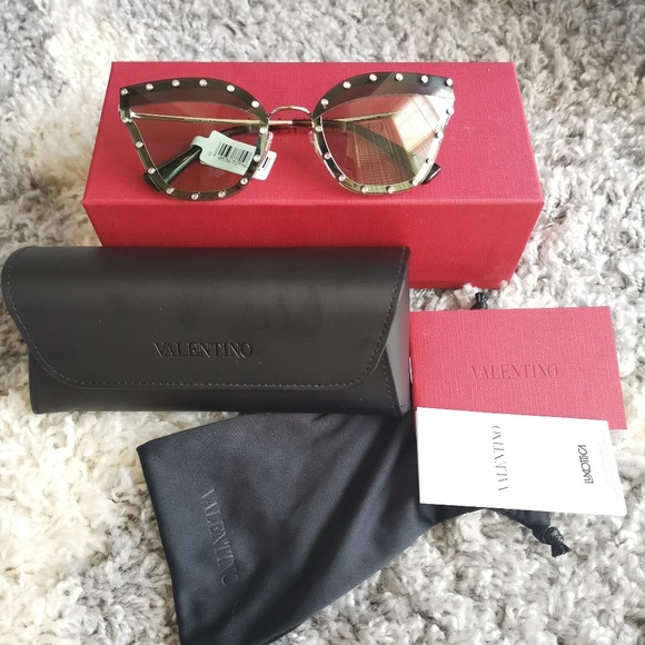 Valentino Accessories - TODAYS DEAL🆕💯VALENTINO CRYSTAL SUNGLASSES
